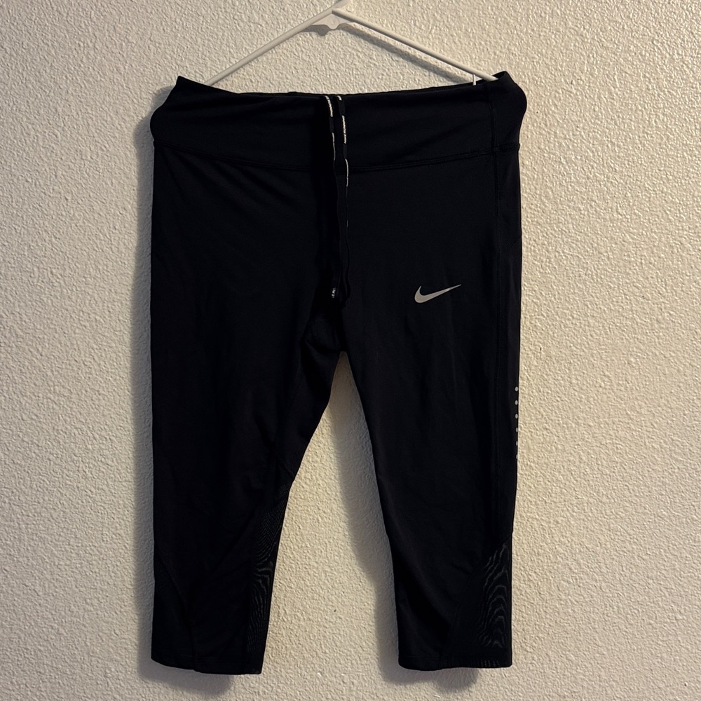 Nike Black Cropped Leggings